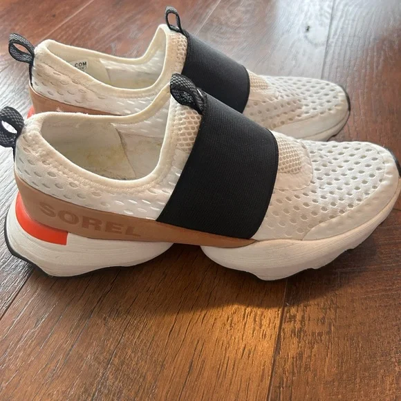 Sorel Women's Kinetic Impact Strap Sneakers Black/White Shoes Size 6 - Picture 4 of 9